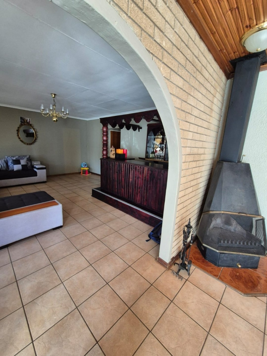 To Let 3 Bedroom Property for Rent in Universitas Ridge Free State